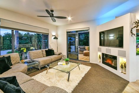 Photo of property in 6 Ribbonwood Crescent, Goodwood Heights, Auckland, 2105