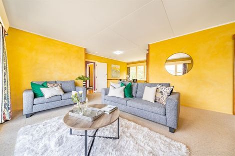 Photo of property in 17 Davis Grove, Wainuiomata, Lower Hutt, 5014