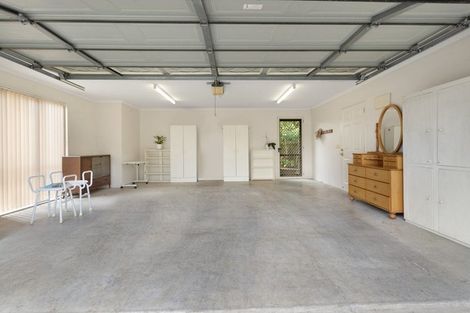 Photo of property in 115 Grovenor Drive, Orewa, 0931