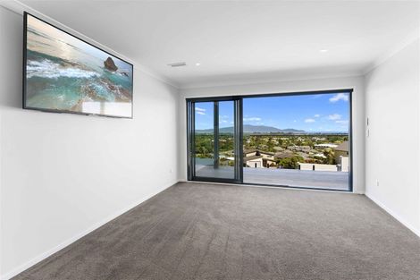 Photo of property in 95 Kakariki Grove, Waikanae, 5036