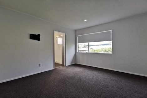 Photo of property in 1 Latitude Close, Whitby, Porirua, 5024
