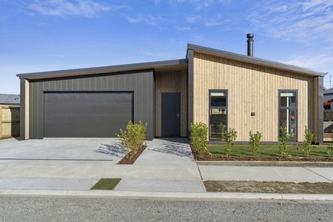 Photo of property in 6 Moonstone Street, Albert Town, 9305