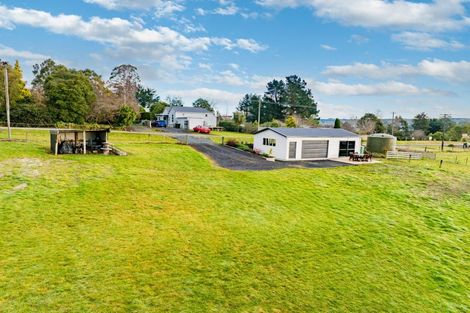 Photo of property in 28 Lakeview Street, Waihola, 9073