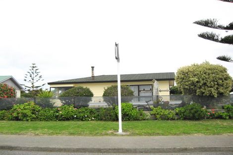 Photo of property in 118 Beach Road, Haumoana, 4102