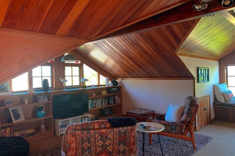 Photo of property in 5 Queen Street, Northcote Point, Auckland, 0627