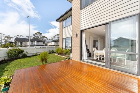 Photo of property in 24 Mettam Drive, Swanson, Auckland, 0614