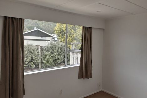 Photo of property in 2/306 Wellington Road, Wainuiomata, Lower Hutt, 5014