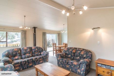 Photo of property in 31 Eruini Street, Waikanae Beach, Waikanae, 5036