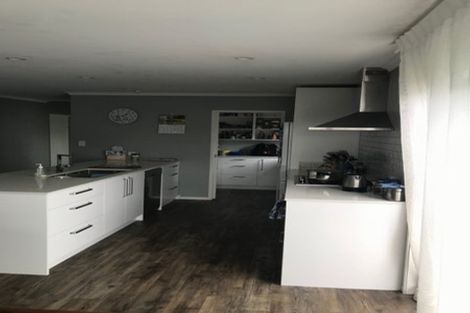 Photo of property in 5 Cook Drive, Tuakau, 2121