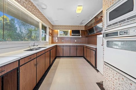 Photo of property in 1090 Scenic Drive North, Swanson, Auckland, 0816