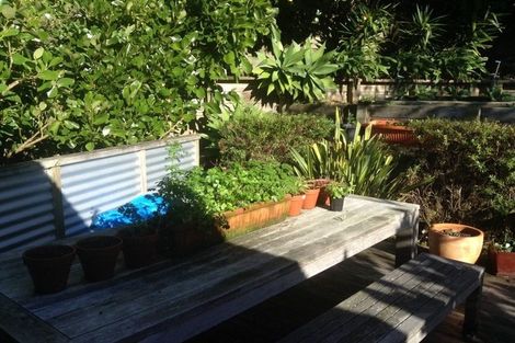 Photo of property in 15a Governor Road, Northland, Wellington, 6012