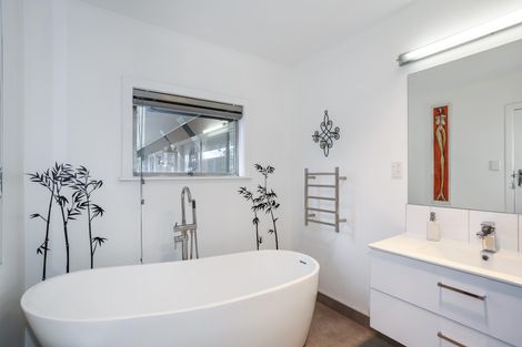 Photo of property in 11 Harrisville Road, Tuakau, 2121