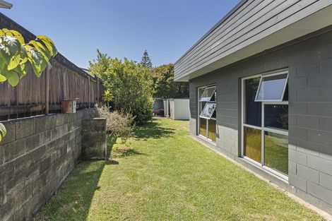 Photo of property in 39 Trelawney Crescent, Westown, New Plymouth, 4310