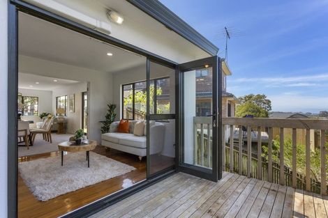 Photo of property in 36 Lorikeet Place, Unsworth Heights, Auckland, 0632