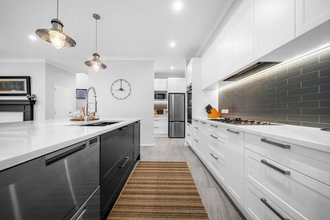 Photo of property in 39 Headsail Drive, Long Bay, Auckland, 0630