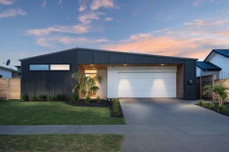 Photo of property in 15 Awatira Drive, Papamoa Beach, Papamoa, 3118
