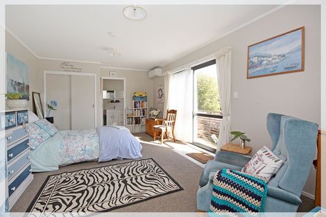 Photo of property in 8 Huia Street, Foxton Beach, Foxton, 4815