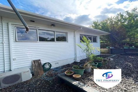 Photo of property in 12a Beach Road, Mellons Bay, Auckland, 2014