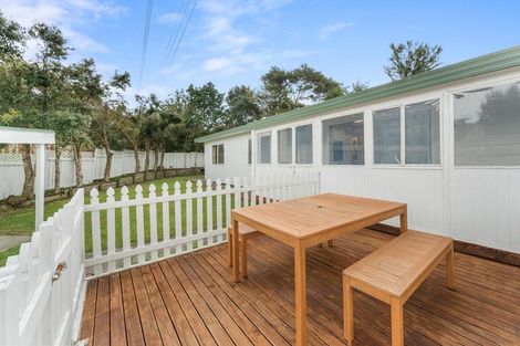 Photo of property in 33a Lilburn Crescent, Massey, Auckland, 0614