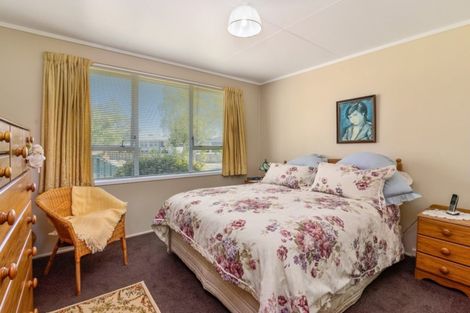 Photo of property in 25 Matthew Place, Kawaha Point, Rotorua, 3010