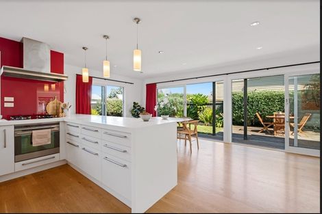 Photo of property in 19 Miro Street, Eastbourne, Lower Hutt, 5013