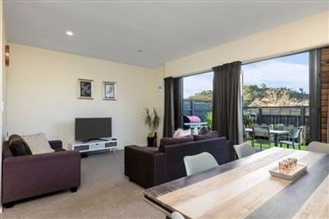 Photo of property in 28/11 The Avenue, Albany, Auckland, 0632