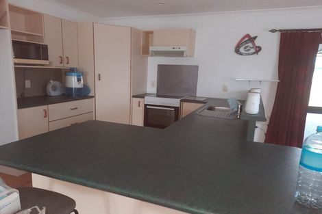 Photo of property in 11 Royal Oak Drive, Kelvin Grove, Palmerston North, 4414