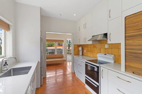 Photo of property in 131 Lake Crescent, Hamilton Lake, Hamilton, 3204