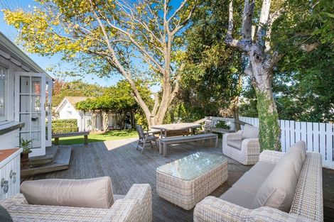 Photo of property in 7 Cobden Lane, Bluff Hill, Napier, 4110