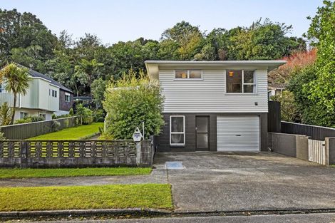 Photo of property in 21 Ambury Place, Merrilands, New Plymouth, 4312