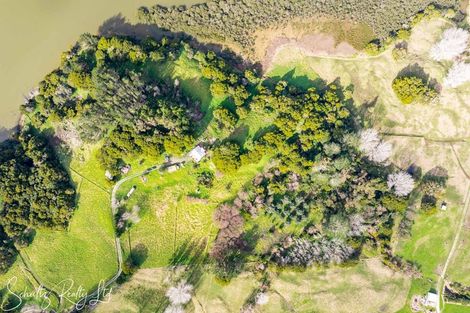 Photo of property in 227 Mountain Road, Maungaturoto, 0587