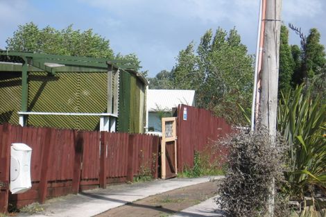 Photo of property in 66 St Leonards Road, Kelston, Auckland, 0602