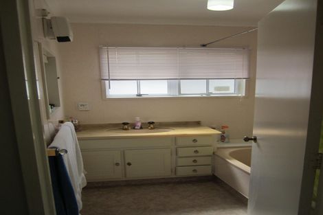 Photo of property in 54a Williams Street, Cambridge, 3434