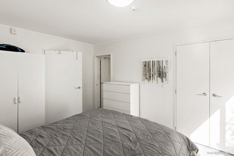 Photo of property in 9/3 Kelvin Grove, Te Aro, Wellington, 6011