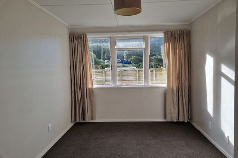 Photo of property in 8a Frederick Street, Tawa, Wellington, 5028
