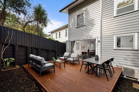 Photo of property in 6/13 Kaihu Street, Northcote, Auckland, 0627