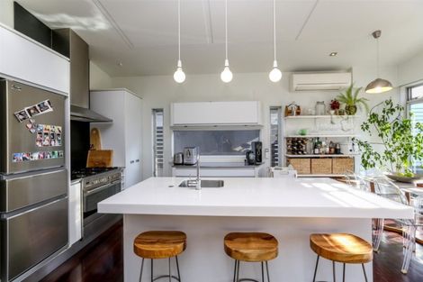 Photo of property in 8 Gaine Street, New Plymouth, 4310