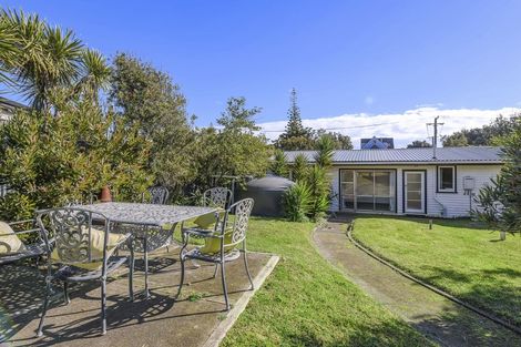 Photo of property in 38 Rodney Avenue, Te Horo Beach, Otaki, 5581