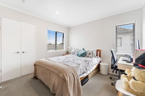 Photo of property in 5 Carousel Crescent, East Tamaki Heights, Auckland, 2016