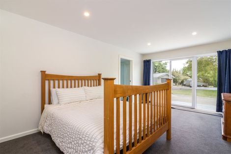 Photo of property in 633 Harewood Road, Harewood, Christchurch, 8051