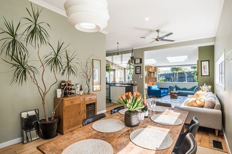 Photo of property in 200 Queen Street, Northcote Point, Auckland, 0627