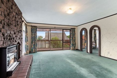 Photo of property in 6 Pioneer Grove, Silverstream, Upper Hutt, 5019