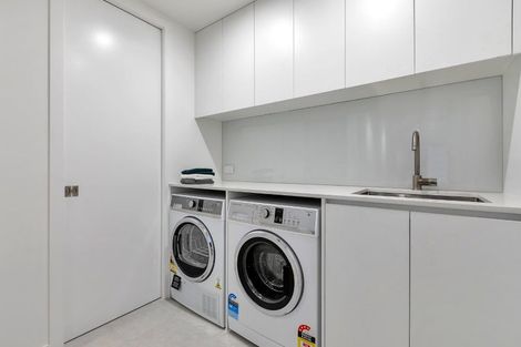 Photo of property in 17g Albert Street, Palmerston North, 4414