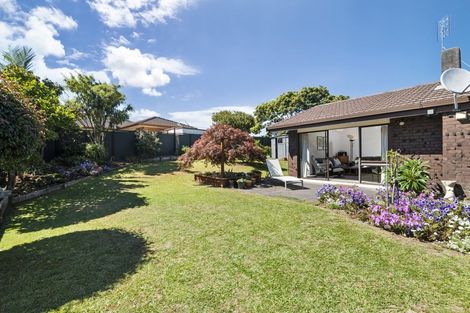 Photo of property in 176 Prince Regent Drive, Farm Cove, Auckland, 2012