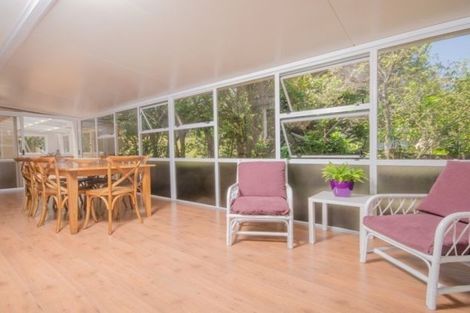 Photo of property in 3 Thuja Street, Green Bay, Auckland, 0604