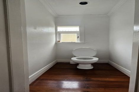 Photo of property in 27 Atkin Avenue, Mission Bay, Auckland, 1071