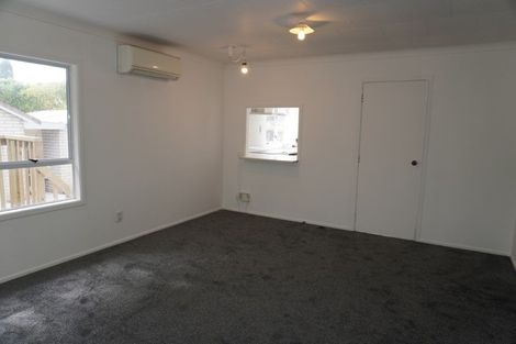 Photo of property in 27 Lyons Avenue, Murrays Bay, Auckland, 0630