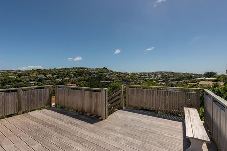 Photo of property in 15 Dunmail Way, Newlands, Wellington, 6037
