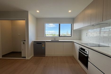 Photo of property in 74 Tukari Lane, Mangere Bridge, Auckland, 2022