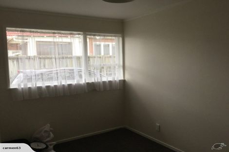 Photo of property in 52 Buscomb Avenue, Henderson, Auckland, 0610